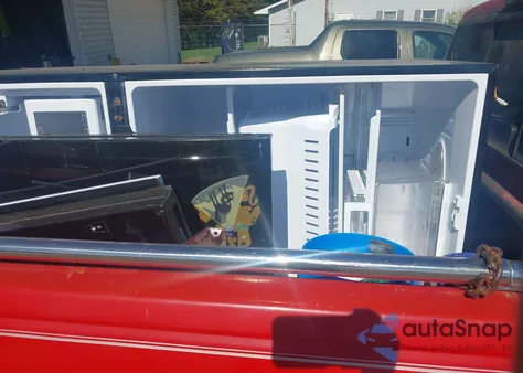 1997 Chevrolet C1500 Fleetside z USA, uszkodzony, nr VIN 1GCEC14R9VZ210661